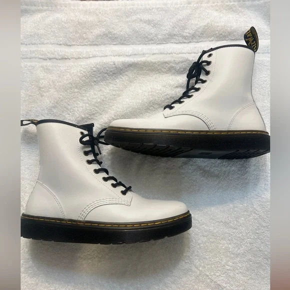 Men’s Sz 8 Dr. Martens White Leather Boots - Picture 3 of 13